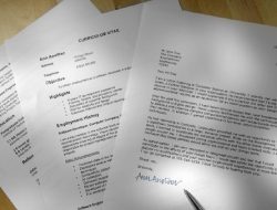 Tips Menulis Surat Lamaran Kerja yang Efektif dan Menarik Perhatian HRD